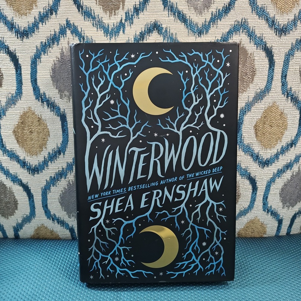 Winterwood Hardcover Ernshaw,‎ Shea 1st Edition Signed Autograph 9781534439412